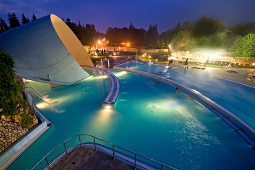 Alfa Hotel & Wellness Miskolctapolca Екстериор снимка